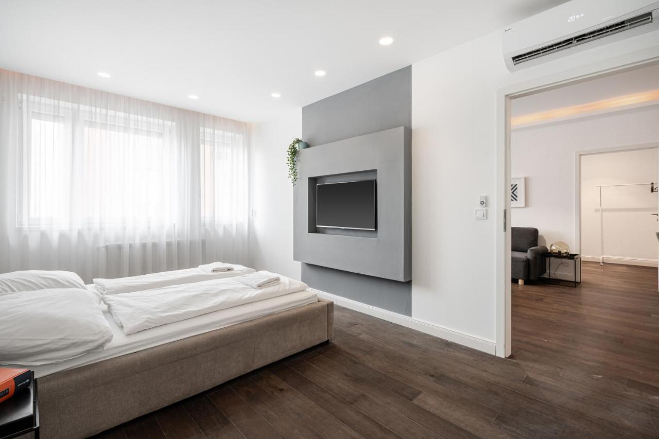 Apartament R42-boutique Apartments, Location By Bqa